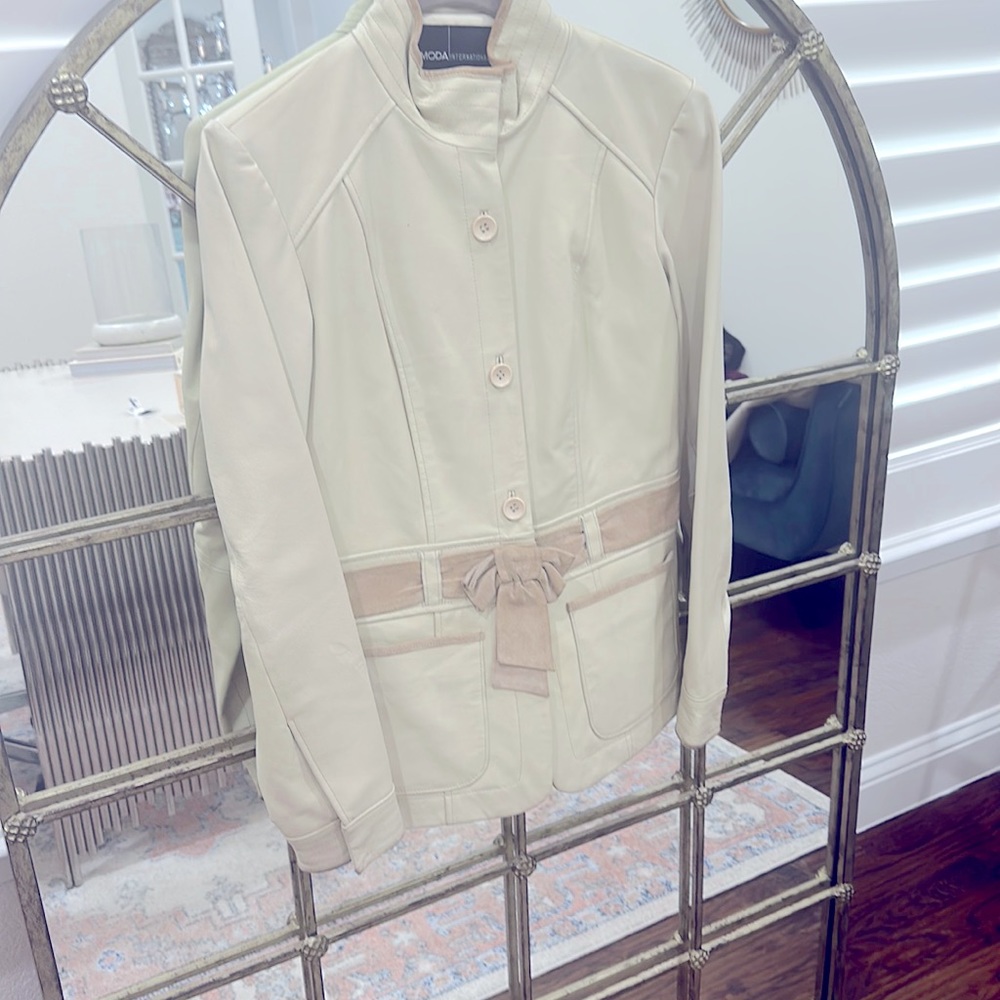 EUC genuine leather jacket with suede details, size extra small